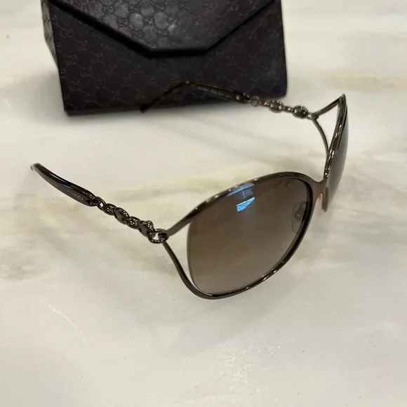 Elegant Brown Sunglasses